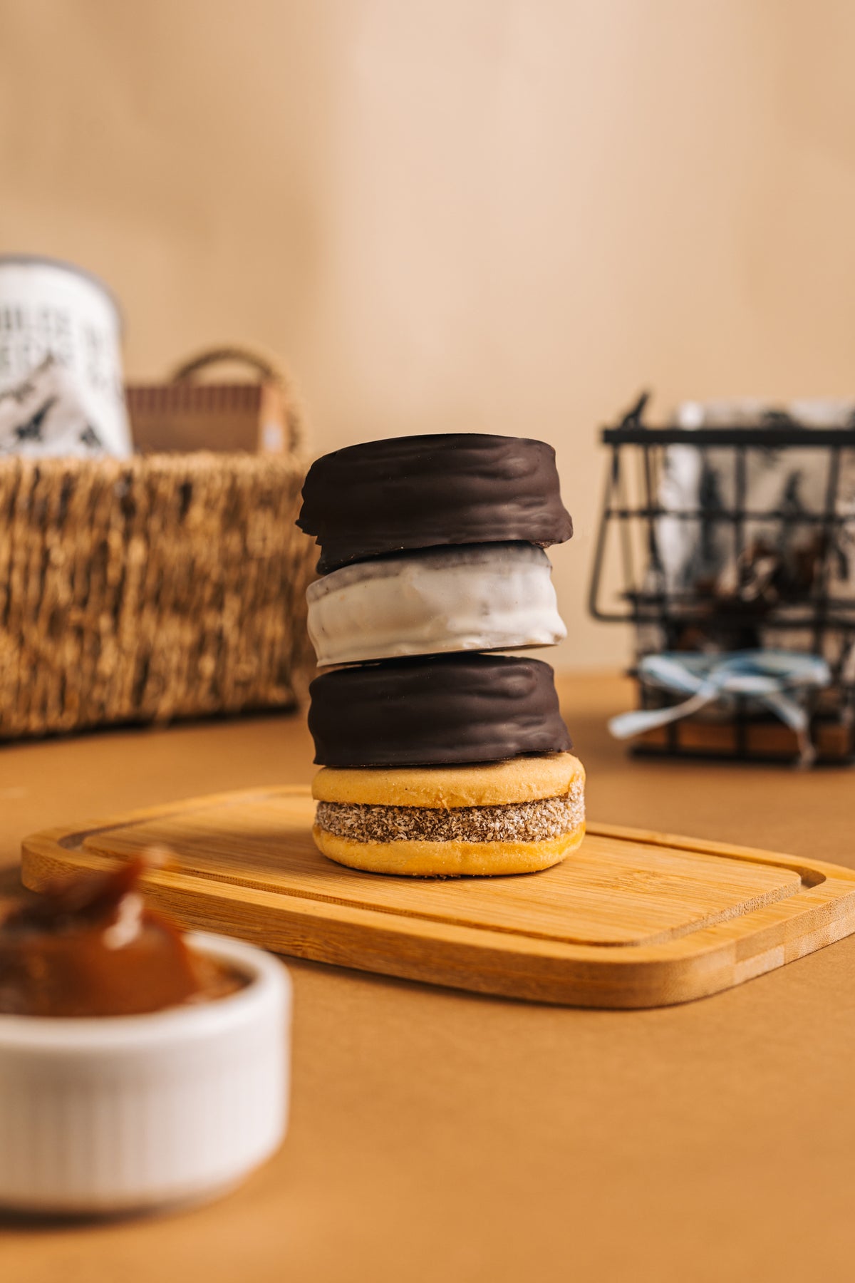 Alfajor MIX de Chocolate Branco, Meio Amargo e Maizena caixa x 12 unidades