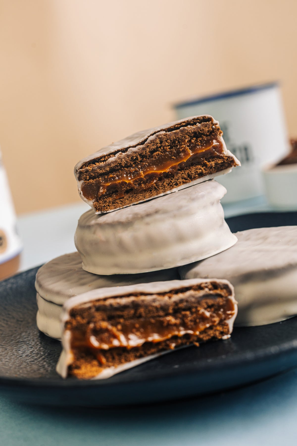Alfajor de Chocolate Branco 60g caixa x 12 unidades