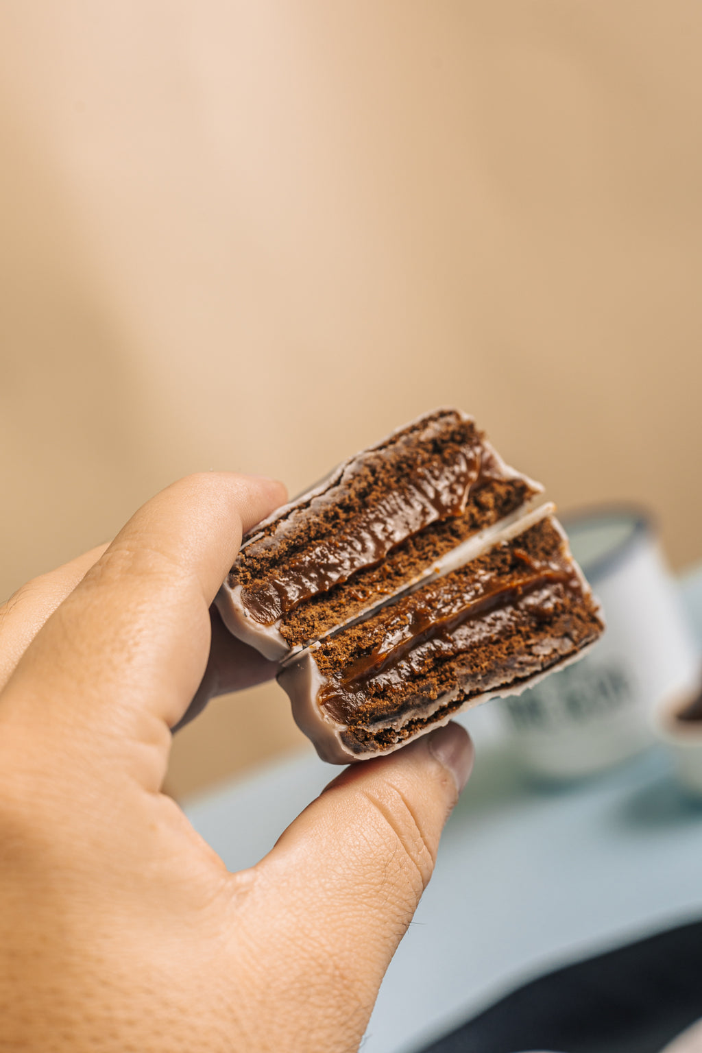 Alfajor de Chocolate Branco 60g caixa x 12 unidades